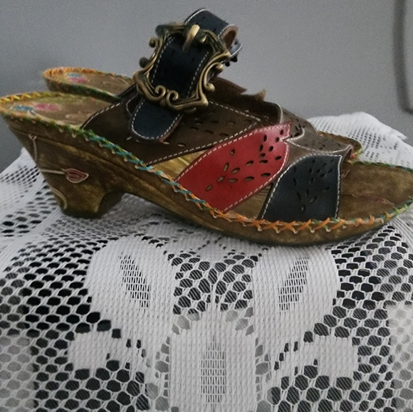 Elite by Corey's owner toe heels size 7 brown and then Muilti colors with brass - Picture 1 of 16